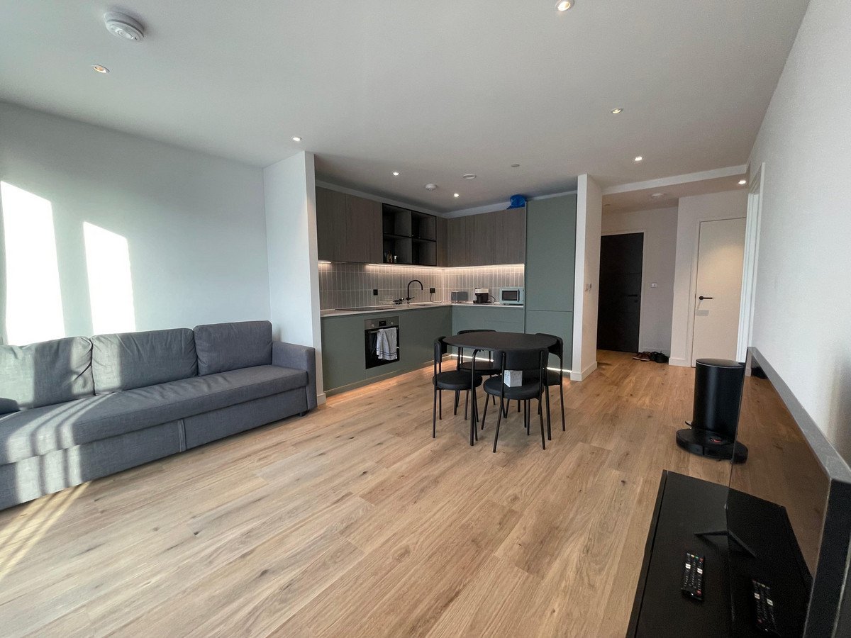 living-room_6485-438c-9681-7cf3-04bf-bf99-88ab-cb04_20260311015143